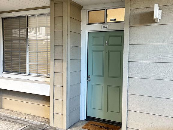 Cape Code, beach style, welcomes you