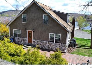 81 Boulevard Dr, Danbury, CT 06810