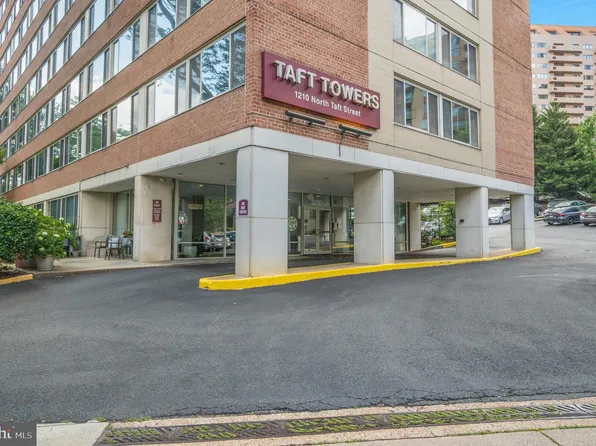 1210 N Taft St APT 504, Arlington, VA 22201