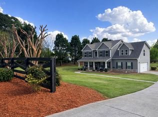 25 Cambridge Farms Dr, Hoschton, GA 30548