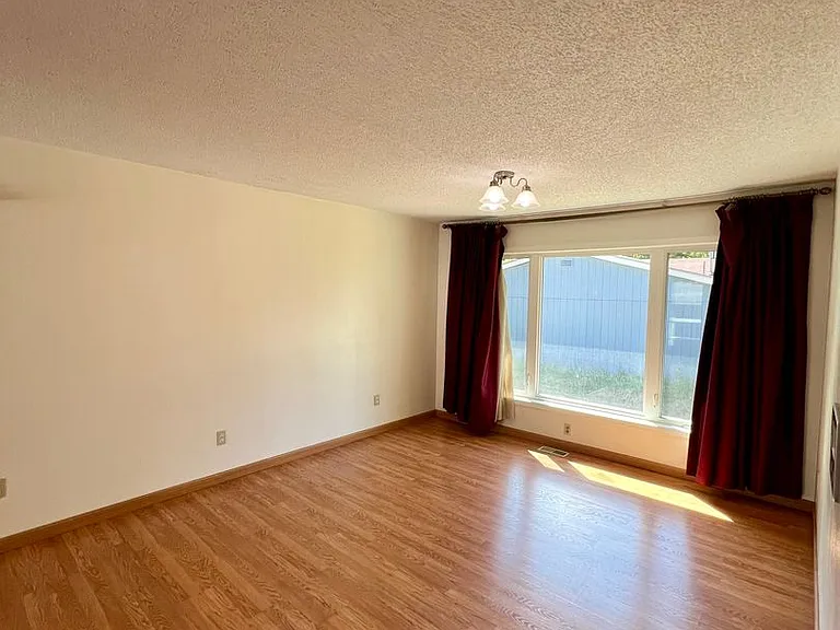 4018 Dunlap Ave — Photo 3