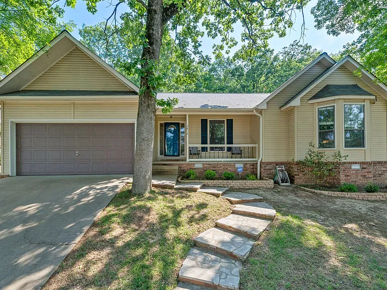 3812 Lakewood Valley Dr — Photo 1