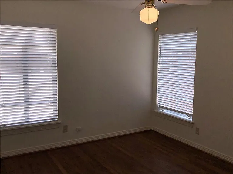 6215 Kenwood Ave — Photo 18
