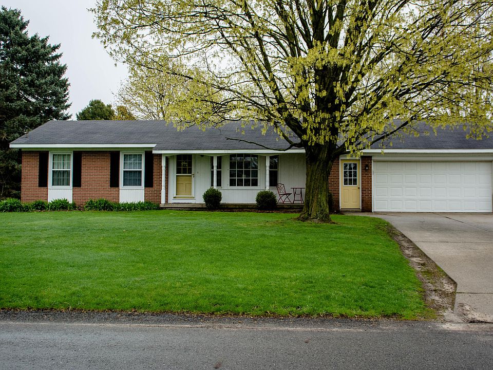 1st image of 960 Maplerow Ave NW