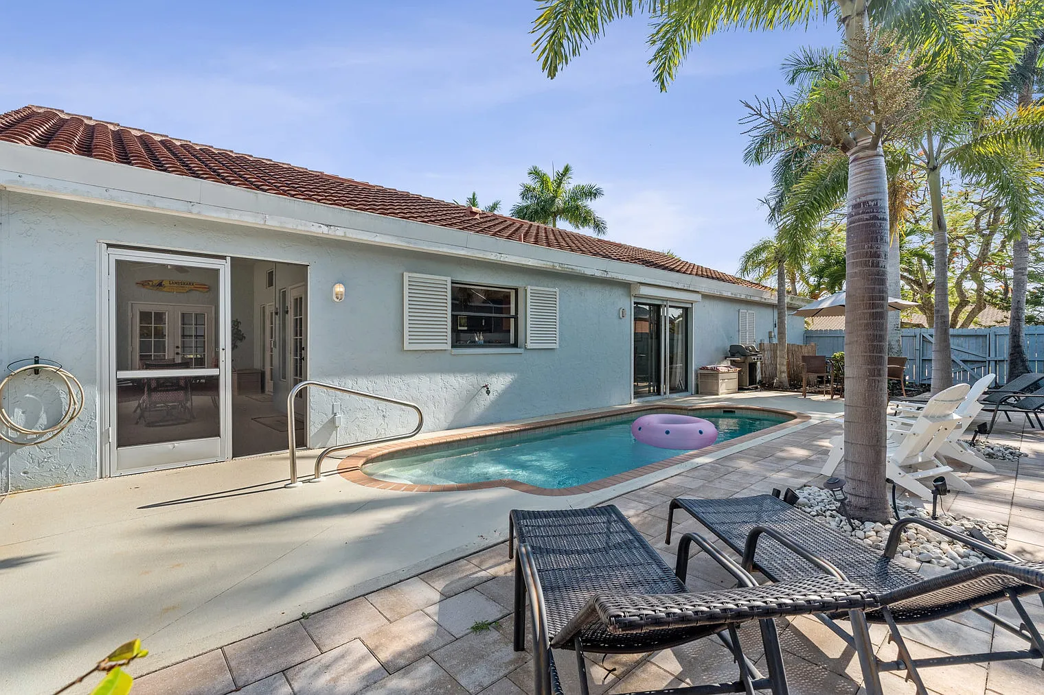 3 bed, 2.0 bath, 1593 sqft, $3,665 — Photo 2