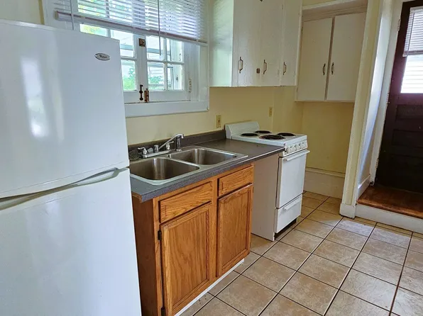 360-364 South Winooski Ave, 360 S Winooski Ave #H, Burlington, VT 05401