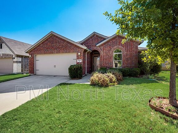 3rd image of 2404 Sun Creek Dr