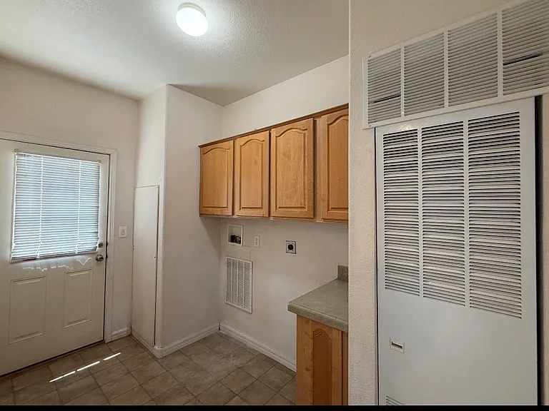 89B Edmundo Rd — Photo 7