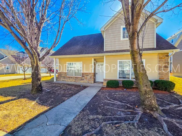 4318 152nd Ct, Urbandale, IA 50323