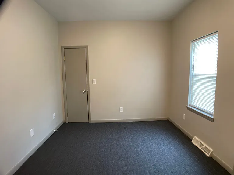 217 Chestnut St — Photo 13