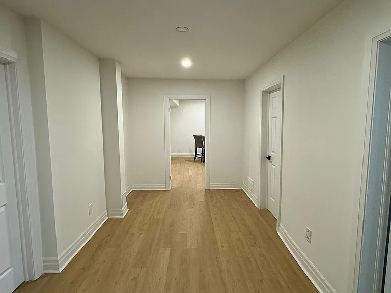 23 Chatsworth Ct #LOWER — Photo 10