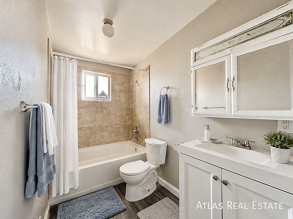 4th image of 4425 N Elizabeth St