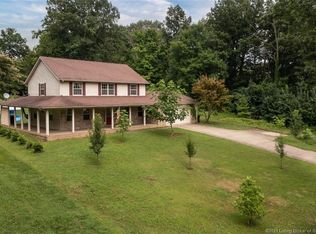 418 Howser Rd, Henryville, IN 47126