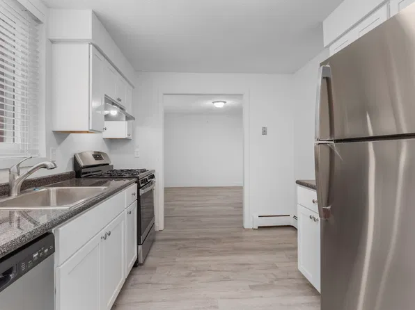 10 Brookfield Rd APT B2, Riverside, RI 02915