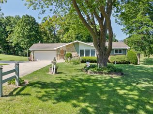 16530 Willow Ridge Ln, Brookfield, WI 53005