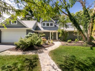 708 Wesley Dr, Park Ridge, IL 60068