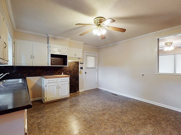 5th image of 130 Eastview Dr