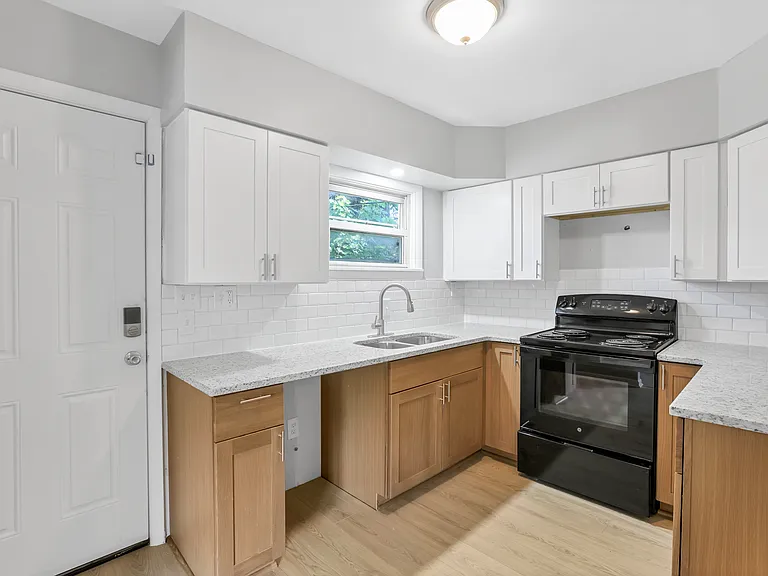 307 S Wheatland Ave — Photo 8
