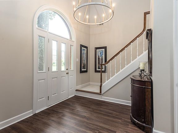 4th image of 2928 Belgrave Dr