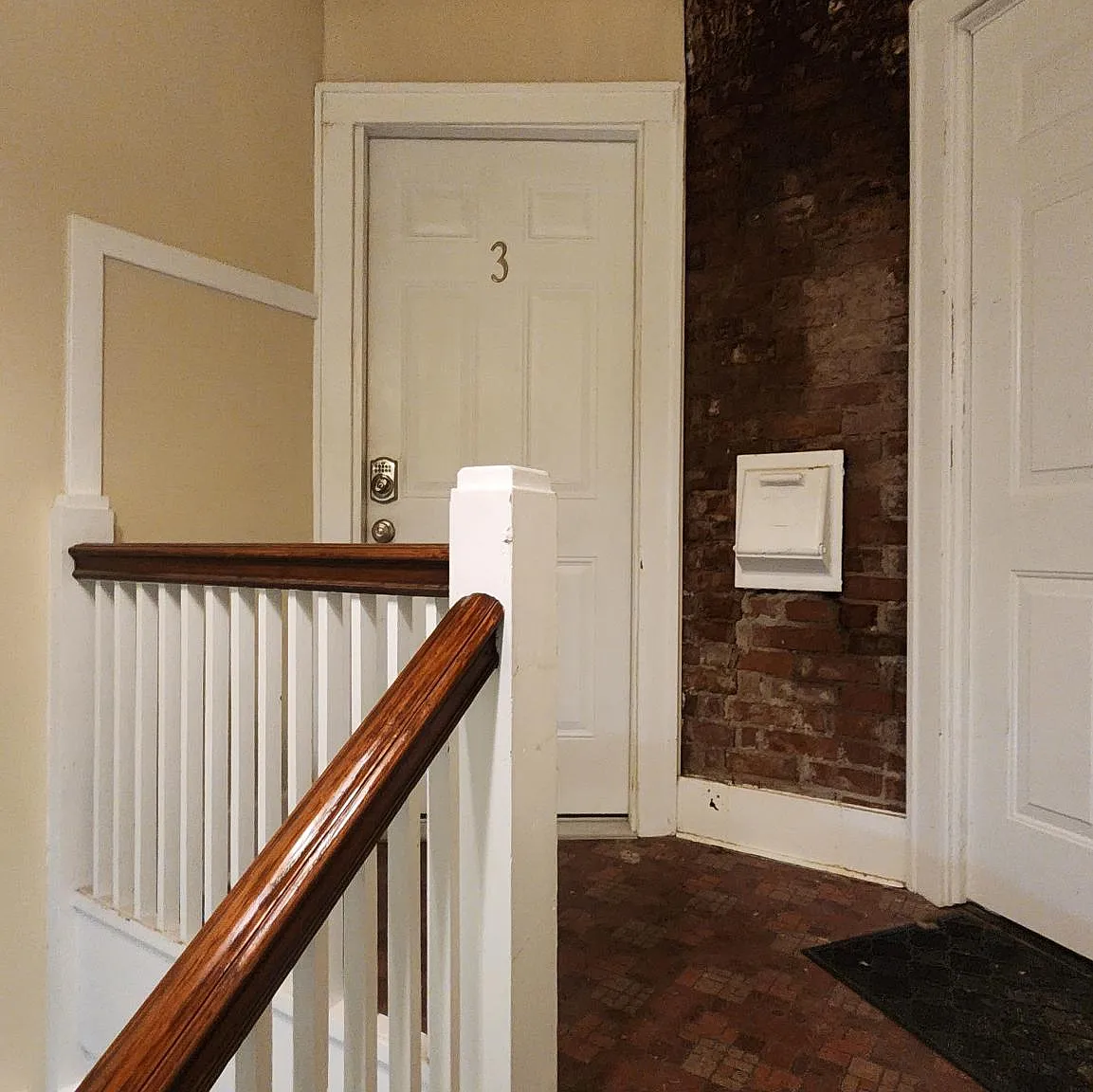 2 bed, 750 sqft, $1,100 — Photo 2