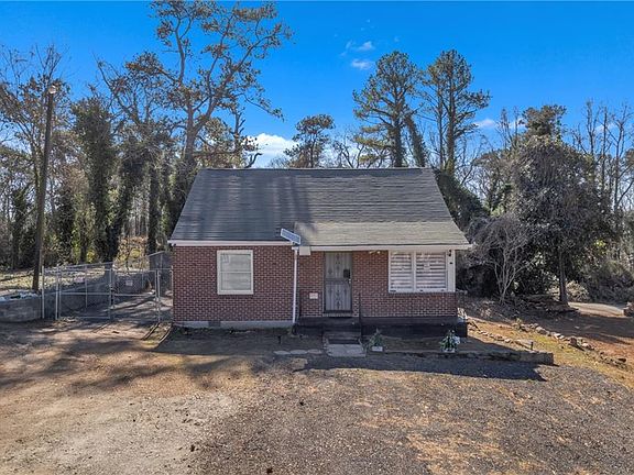 2nd image of 3095 Rainbow Dr