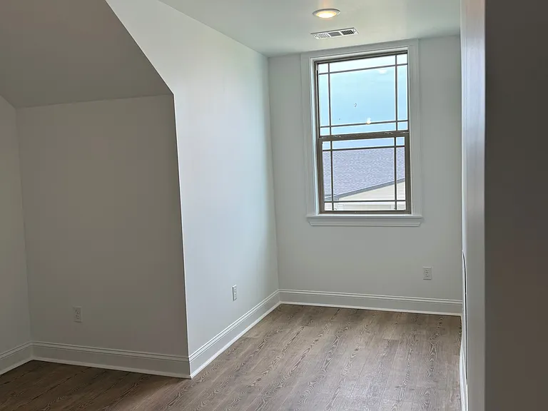111 Chandlor Cir — Photo 31