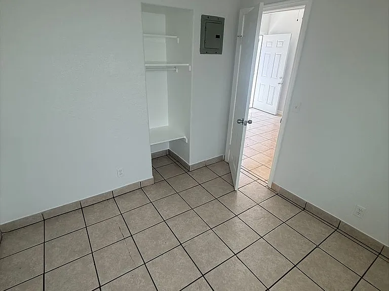 842 Alamitos Ave — Photo 3