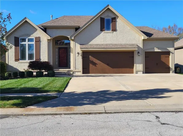 26075 W 143rd Pl, Olathe, KS 66061