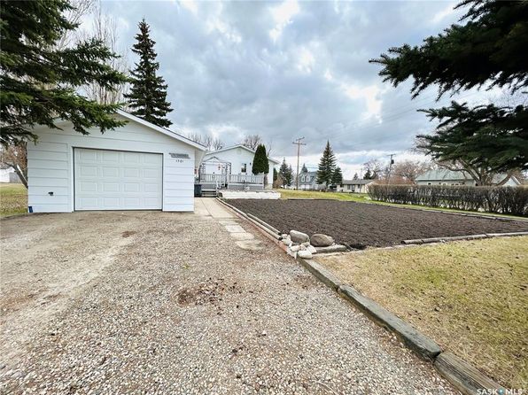 1301 South Front STREET, Moosomin, SK S0G 3N0