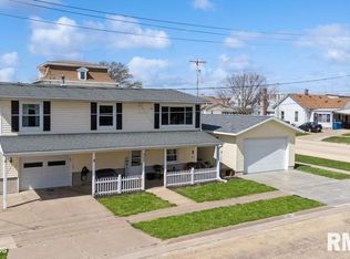 302 Bank St, Sabula, IA 52070