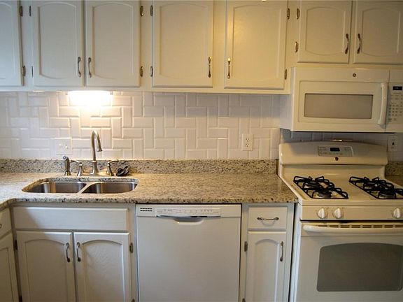 3rd image of 509 Embers Dr SE #509