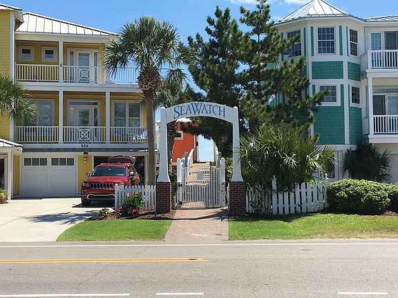 Gated Seawatch Boardwalk