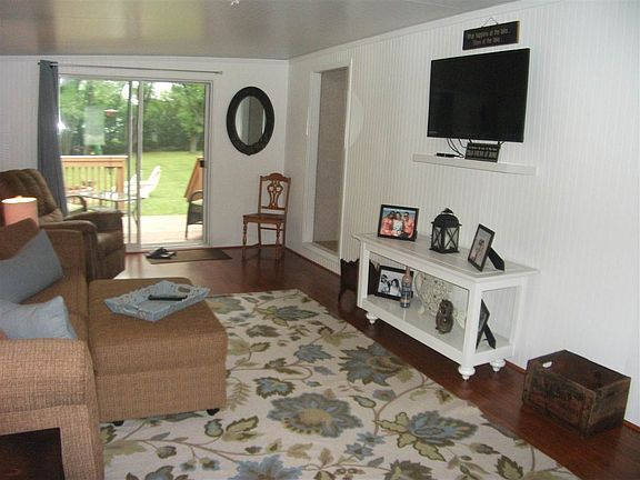 3rd image of 553 Glendale Dr