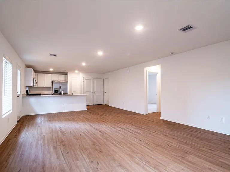 1508 Las Cuevas Dr — Photo 4