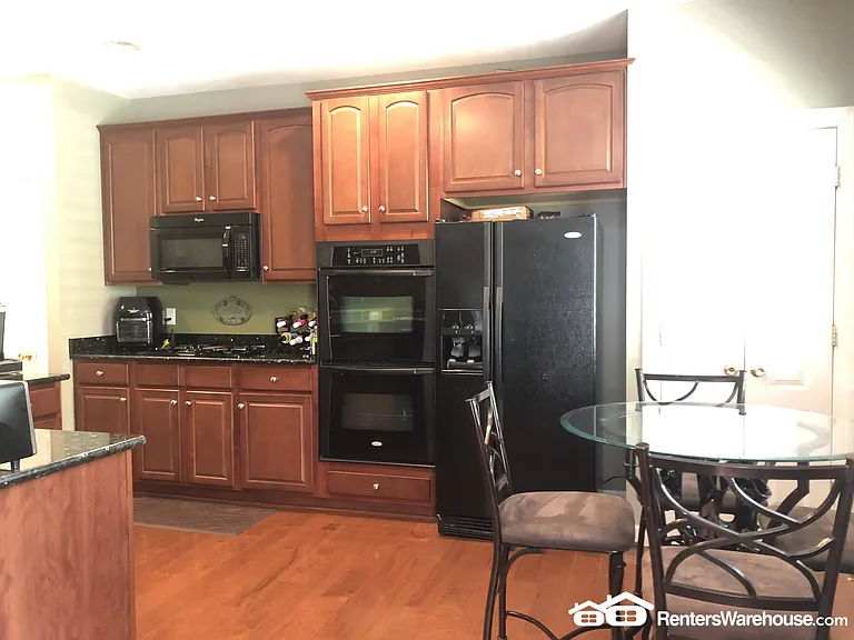 3511 Carriage Walk Ln — Photo 10