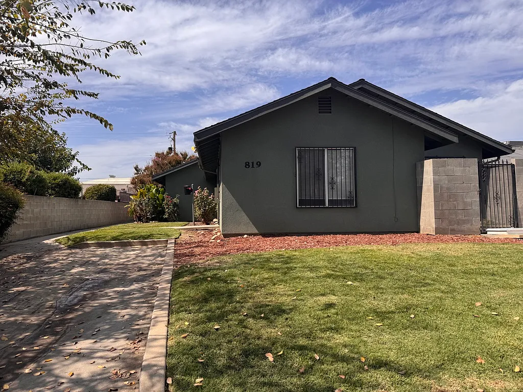 Cozy Unit 1 Near Parks and Shopping in Sanger — Photo 2