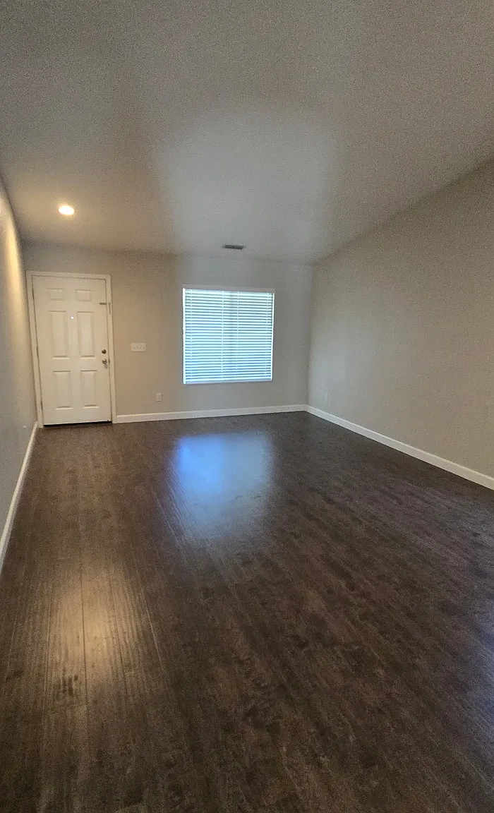 4 bed, 2.0 bath, 1850 sqft, $2,495 — Photo 3