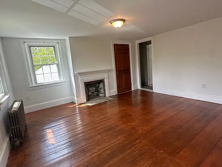 131 West Rd — Photo 5