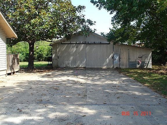 3rd image of 405 W Blair Ave
