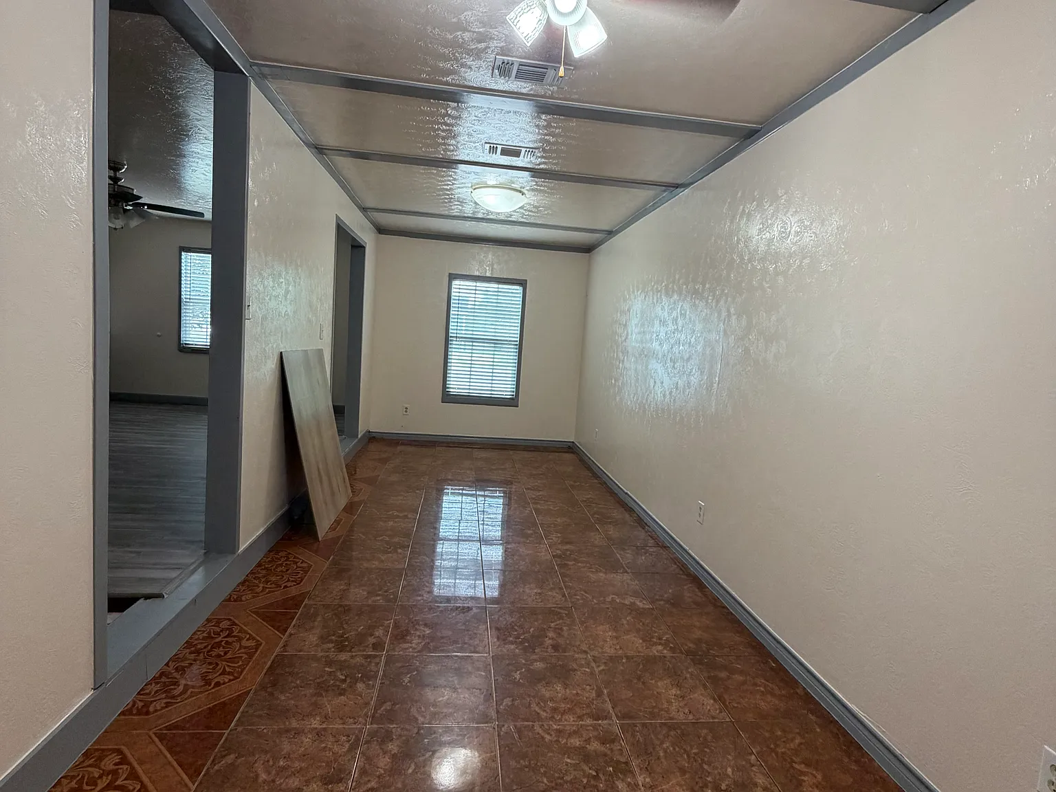 4 bed, 1309 sqft, $1,300 — Photo 4