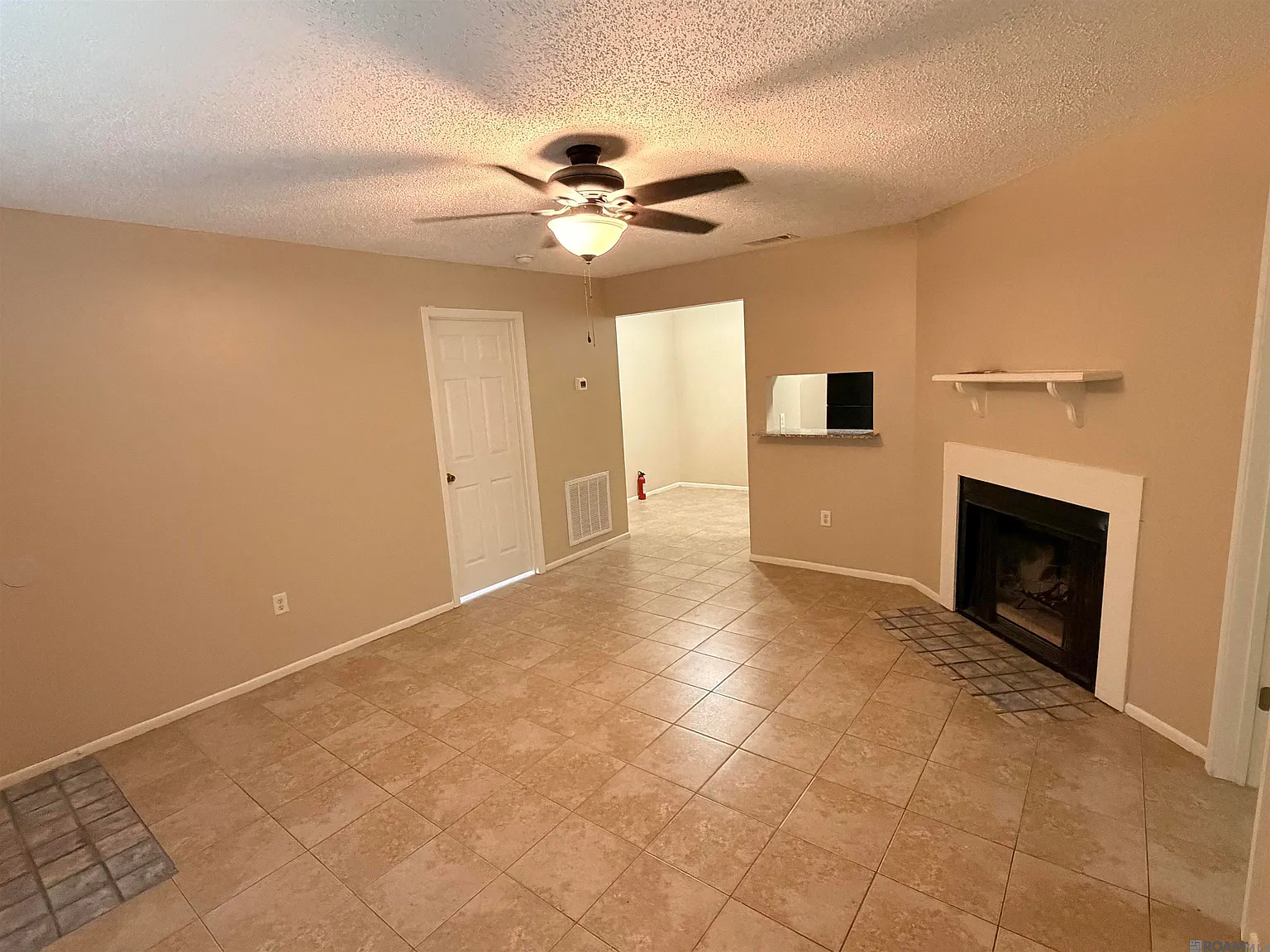 2 bed, 1002 sqft, $980 — Photo 2