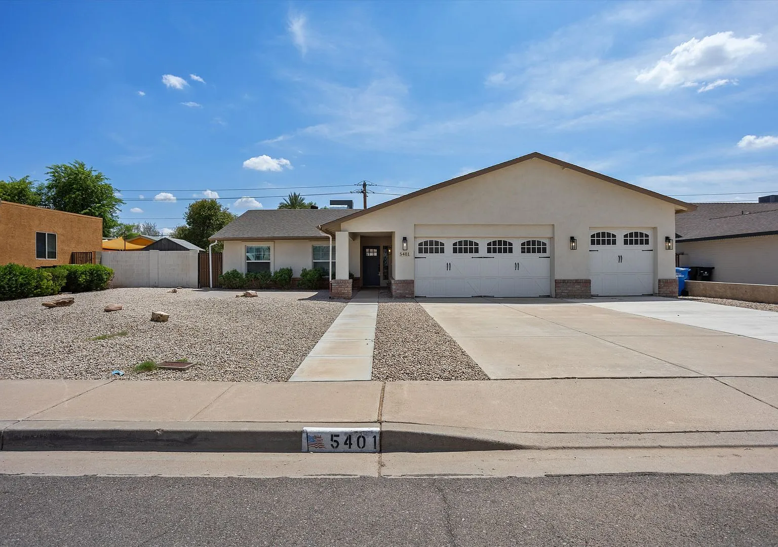 This Place Is A Beatuty & Ready For You Now 4 Bedroom, 3 Bathroom, 3 Car Garage, Huge Lot, Fully ... — Photo 2