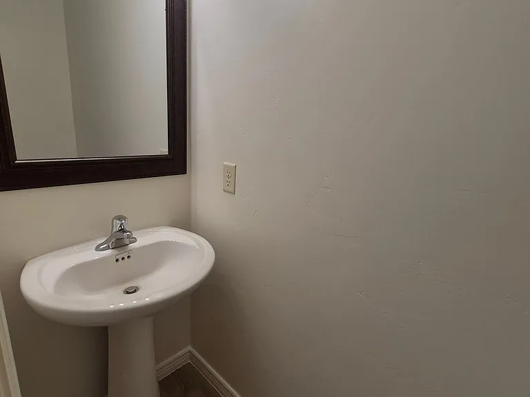 1000 E Bluffview Dr #118 — Photo 8