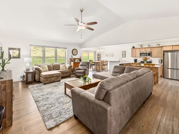 1424 Tyranena TERRACE, Lake Mills, WI 53551