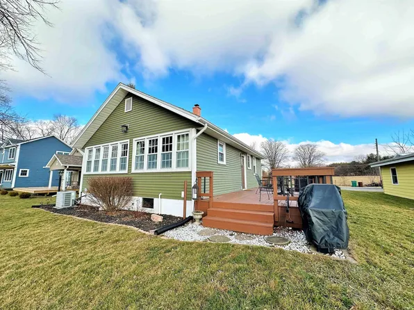 3276 N Shore Acres Ct, Monticello, IN 47960