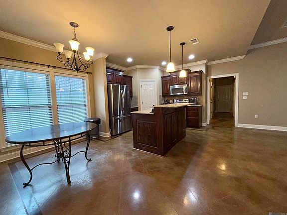4th image of 20200 Gardens Ct