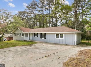 431 Pineridge Dr, Forest Park, GA 30297