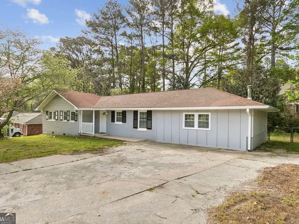 431 Pineridge Dr, Forest Park, GA 30297