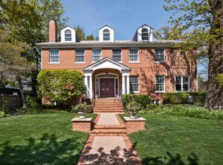 393 Fairview Ave, Winnetka, IL 60093