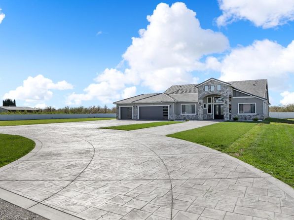 18163 S Carrolton Ave, Ripon, CA 95366